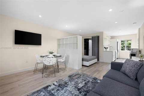 Condo in Miami Beach, Florida  № 1994424 - photo 4