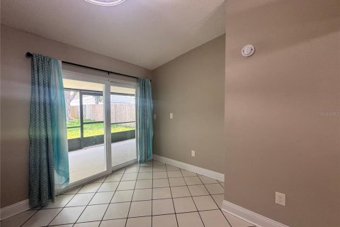 Casa en venta en Brandon, Florida, 2 dormitorios, 78.13 m2 № 1899932 - foto 12