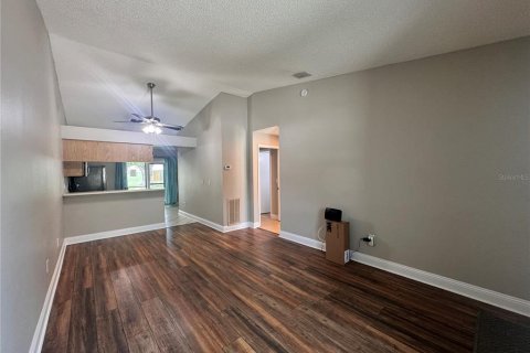 Casa en venta en Brandon, Florida, 2 dormitorios, 78.13 m2 № 1899932 - foto 3