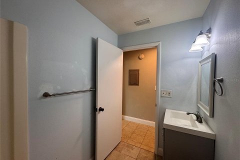 Casa en venta en Brandon, Florida, 2 dormitorios, 78.13 m2 № 1899932 - foto 25