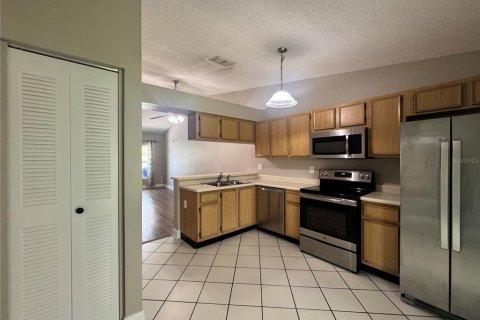 Casa en venta en Brandon, Florida, 2 dormitorios, 78.13 m2 № 1899932 - foto 11