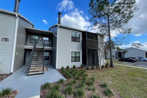 Condo in Casselberry, Florida, 2 bedrooms  № 1913037 - photo 1