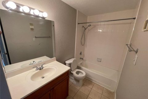 Condo in Casselberry, Florida, 2 bedrooms  № 1913037 - photo 17