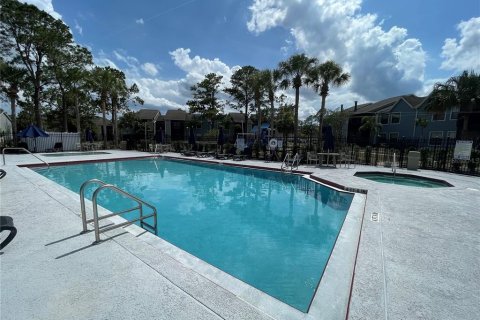 Condo in Casselberry, Florida, 2 bedrooms  № 1913037 - photo 11