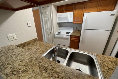 Condo in Casselberry, Florida, 2 bedrooms  № 1913037 - photo 5