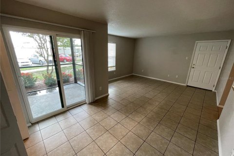 Condo in Casselberry, Florida, 2 bedrooms  № 1913037 - photo 18