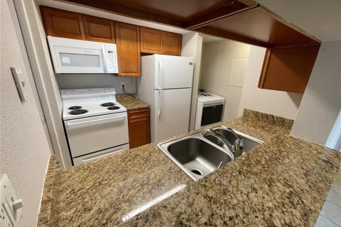 Condo in Casselberry, Florida, 2 bedrooms  № 1913037 - photo 3