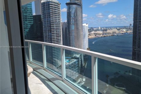 Copropriété à louer à Miami, Floride: 2 chambres, 119.75 m2 № 2169781 - photo 28