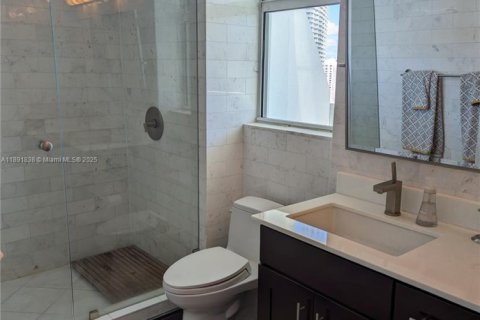 Copropriété à louer à Miami, Floride: 2 chambres, 119.75 m2 № 2169781 - photo 18