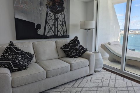 Copropriété à louer à Miami, Floride: 2 chambres, 119.75 m2 № 2169781 - photo 25
