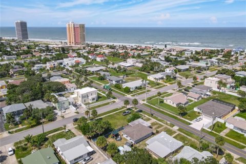 House in Daytona Beach, Florida 3 bedrooms, 115.94 sq.m. № 1881141 - photo 4