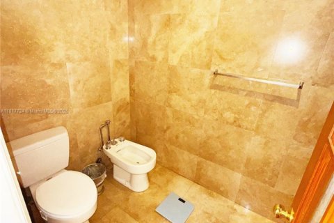 Condo in Miami, Florida, 2 bedrooms  № 1801122 - photo 10