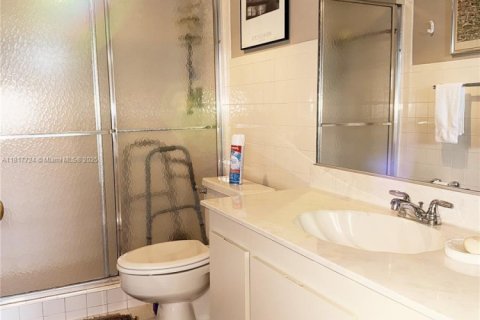 Condo in Miami, Florida, 2 bedrooms  № 1801122 - photo 6