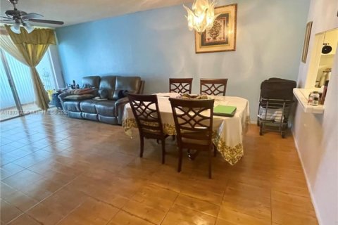 Copropriété à vendre à Tamarac, Floride: 2 chambres, 95.22 m2 № 1946757 - photo 24