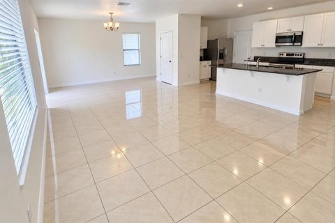 Villa ou maison à louer à Ocoee, Floride: 4 chambres, 269.79 m2 № 2385636 - photo 2