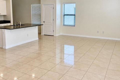 Villa ou maison à louer à Ocoee, Floride: 4 chambres, 269.79 m2 № 2385636 - photo 4