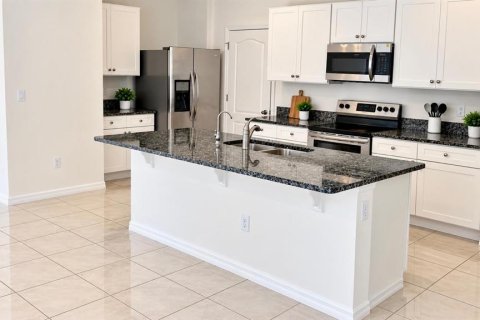 Villa ou maison à louer à Ocoee, Floride: 4 chambres, 269.79 m2 № 2385636 - photo 3