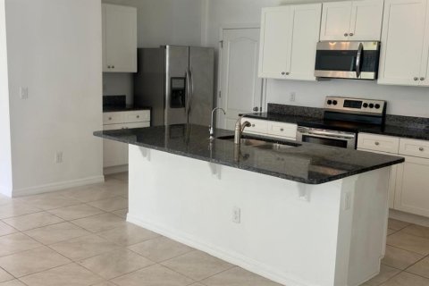 Villa ou maison à louer à Ocoee, Floride: 4 chambres, 269.79 m2 № 2385636 - photo 13