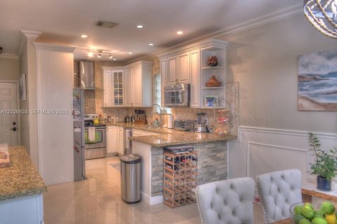Casa en venta en Coral Springs, Florida, 3 dormitorios, 166.85 m2 № 2272475 - foto 12