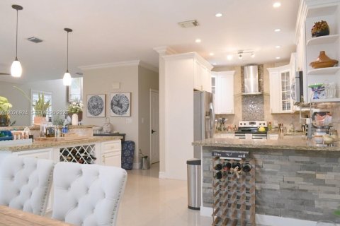 Casa en venta en Coral Springs, Florida, 3 dormitorios, 166.85 m2 № 2272475 - foto 3
