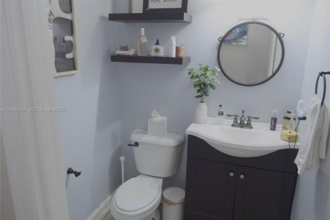 Casa en venta en Coral Springs, Florida, 3 dormitorios, 166.85 m2 № 2272475 - foto 13
