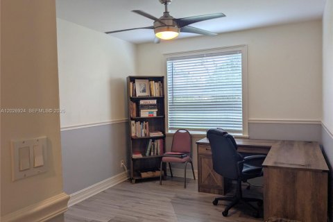 Casa en venta en Coral Springs, Florida, 3 dormitorios, 166.85 m2 № 2272475 - foto 15