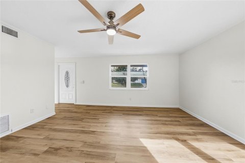 Villa ou maison à vendre à Melbourne, Floride: 3 chambres, 103.12 m2 № 2436666 - photo 5
