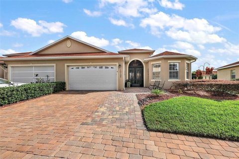House in Oxford, Florida 3 bedrooms, 142.79 sq.m. № 1907591 - photo 1