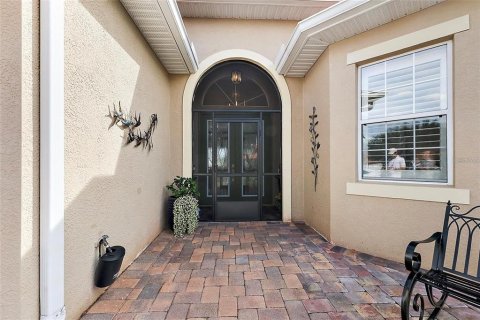 House in Oxford, Florida 3 bedrooms, 142.79 sq.m. № 1907591 - photo 2