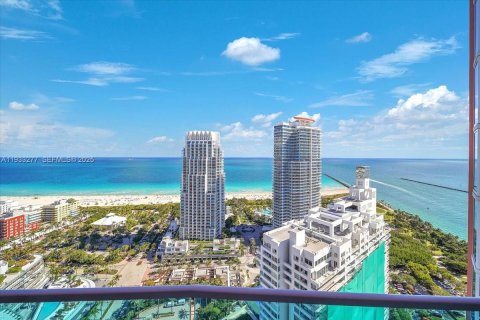 Condo in Miami Beach, Florida, 2 bedrooms № 1991182 - photo 14