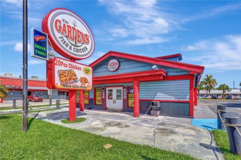 Коммерческая недвижимость в Майами-Гарденс, Флорида № 2036934