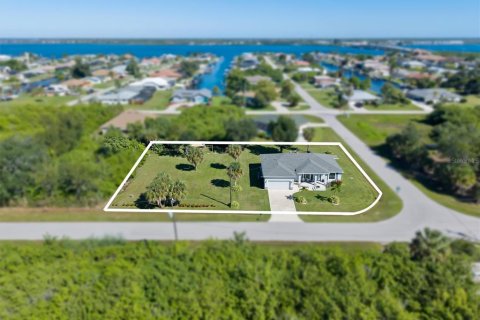 Villa ou maison à vendre à Port Charlotte, Floride: 3 chambres, 146.04 m2 № 2431629 - photo 2