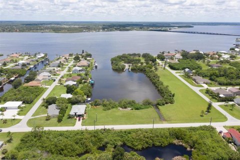Villa ou maison à vendre à Port Charlotte, Floride: 3 chambres, 146.04 m2 № 2431629 - photo 7