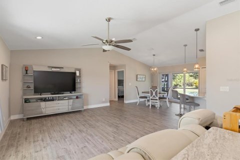 Villa ou maison à vendre à Port Charlotte, Floride: 3 chambres, 146.04 m2 № 2431629 - photo 13
