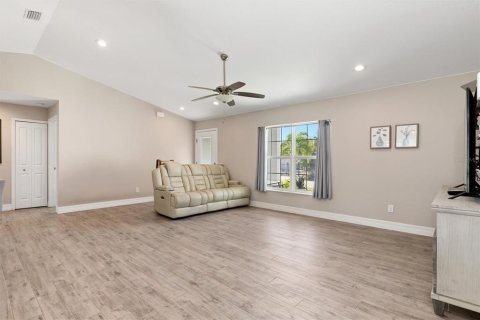 Villa ou maison à vendre à Port Charlotte, Floride: 3 chambres, 146.04 m2 № 2431629 - photo 17