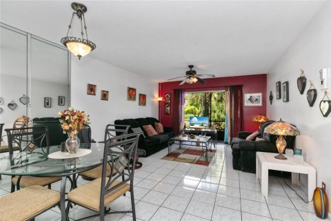 Copropriété à vendre à Fort Lauderdale, Floride: 2 chambres, 80.36 m2 № 2084414 - photo 3