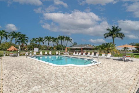 Copropriété à vendre à Fort Lauderdale, Floride: 2 chambres, 80.36 m2 № 2084414 - photo 28
