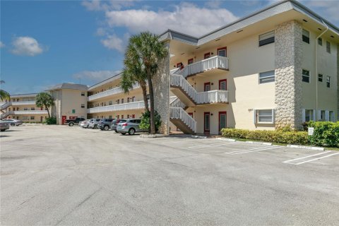 Copropriété à vendre à Fort Lauderdale, Floride: 2 chambres, 80.36 m2 № 2084414 - photo 2