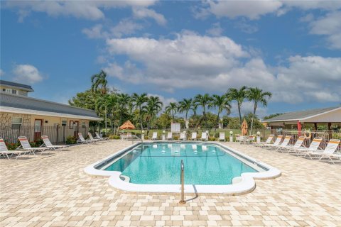 Copropriété à vendre à Fort Lauderdale, Floride: 2 chambres, 80.36 m2 № 2084414 - photo 29