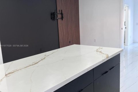 House in Miami, Florida 3 bedrooms, 154.78 sq.m. № 2041003 - photo 8