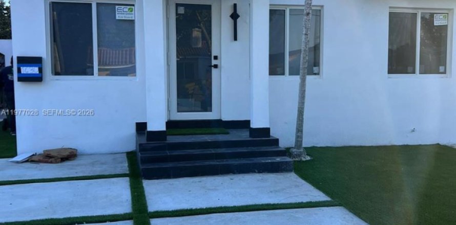 House in Miami, Florida 3 bedrooms, 154.78 sq.m. № 2041003