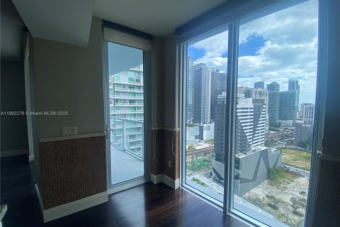 Condo in Miami, Florida, 2 bedrooms  № 1944237 - photo 3