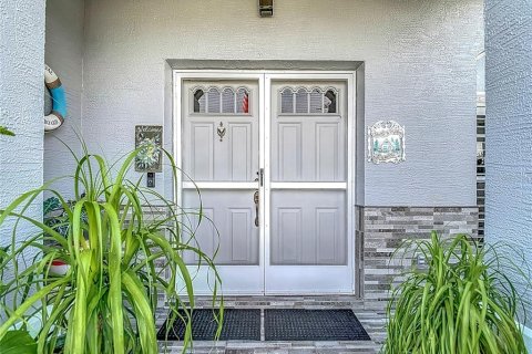 House in Hudson, Florida 3 bedrooms, 155.8 sq.m. № 1883752 - photo 7