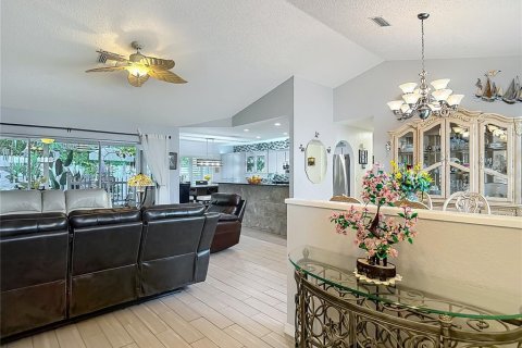 House in Hudson, Florida 3 bedrooms, 155.8 sq.m. № 1883752 - photo 16