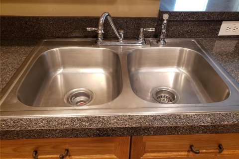 Condo in Oviedo, Florida, 3 bedrooms  № 1747352 - photo 15
