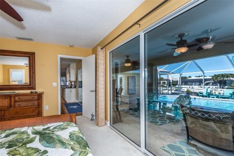 House in Punta Gorda, Florida 3 bedrooms, 172.33 sq.m. № 242181 - photo 20