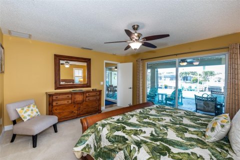 House in Punta Gorda, Florida 3 bedrooms, 172.33 sq.m. № 242181 - photo 22