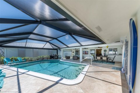 House in Punta Gorda, Florida 3 bedrooms, 172.33 sq.m. № 242181 - photo 3