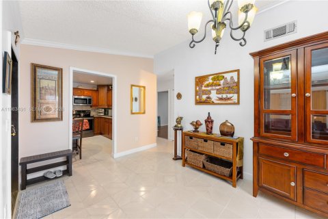 House in Miami, Florida 3 bedrooms, 115.29 sq.m. № 2045774 - photo 16