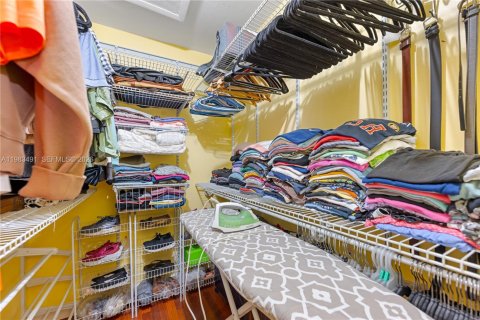 House in Miami, Florida 3 bedrooms, 115.29 sq.m. № 2045774 - photo 27